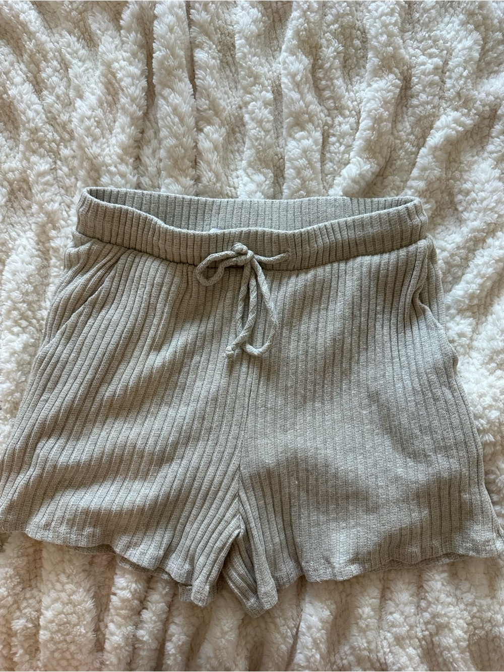 Ribbed Drawstring Lounge Shorts in Heathered Beige